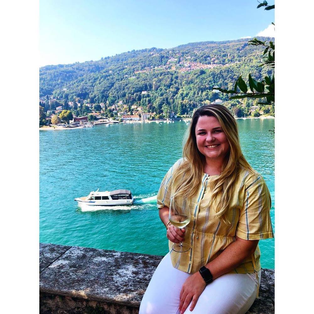 Meet your Posher, Casey